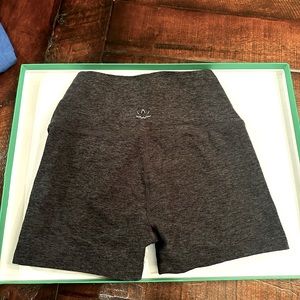 Beyond Yoga Space dye biker shorts